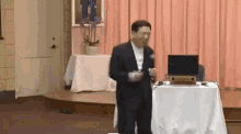 tenor_33.gif