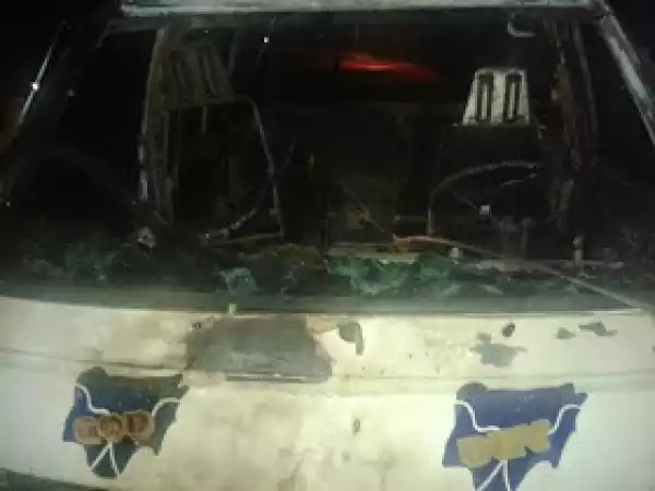 11 OAU Students Escape Death In Bus Fire (Photos)