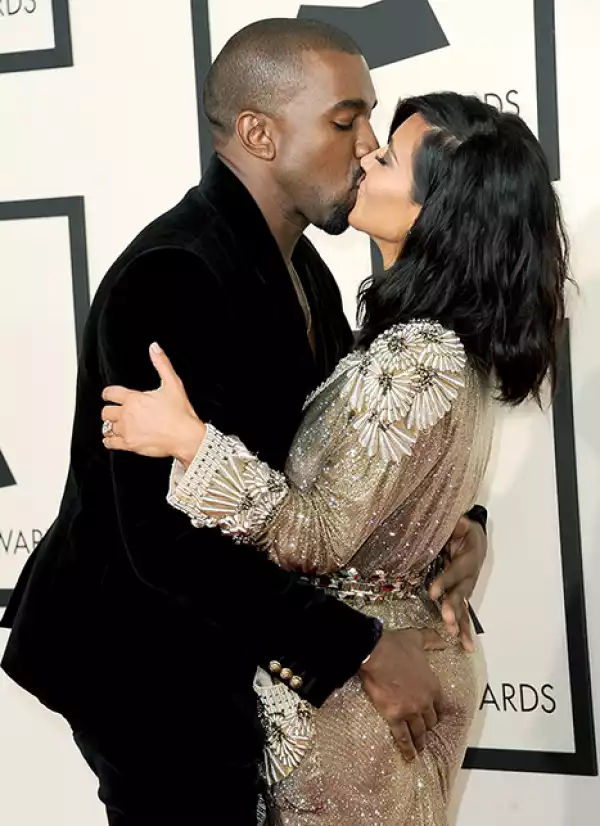 2015 Grammys :- Kanye West Grabs Kim Kardashian’s Ass on the Red Carpet