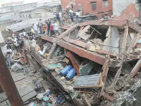 4 Injured, Many Trapped As Explosion Causes Building Collapse In Lagos