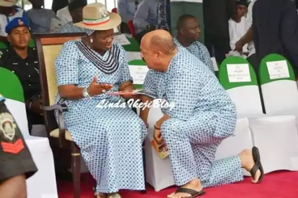 Akwa Ibom commissioner kneels before the state First Lady