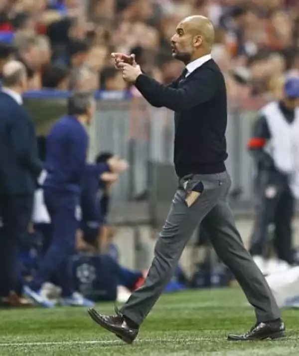 Bayern Munich Manager Rips His Trousers As His Team Wins