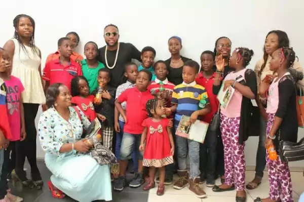 Children’s Day: Kcee Hangouts With kids 