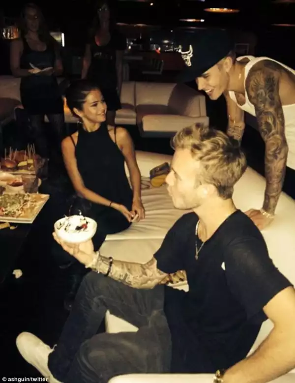 Drunk In Love: Selena Gomez Can’t Keep Her Eyes Off Justin Bieber