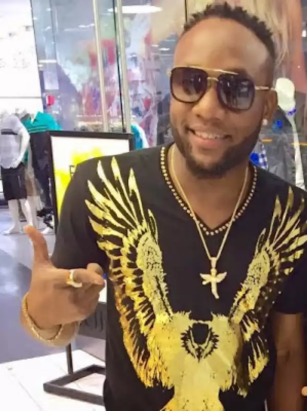 Fashion Icon “Kcee” Unveils New Look On US Tour