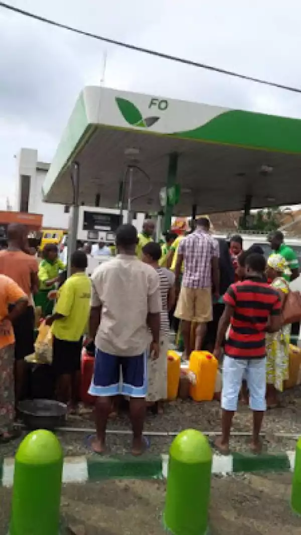 Femi Otedola Reduces Kerosene Price To N50/Litre, Calls It “Buhari Kerosene”