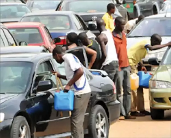 Fuel Sells For N500 Per Litre In Oyo As Petrol Scarcity Worsens