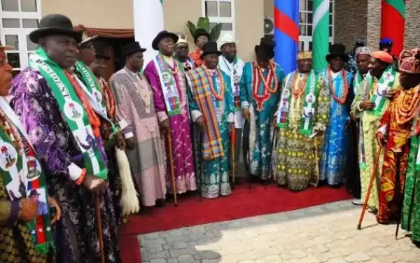 GEJ adressed in his full Ijaw regalia for his campaign in Bayelsa
