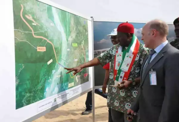 GEJ inspects the construction site of the 2nd Niger Bridge