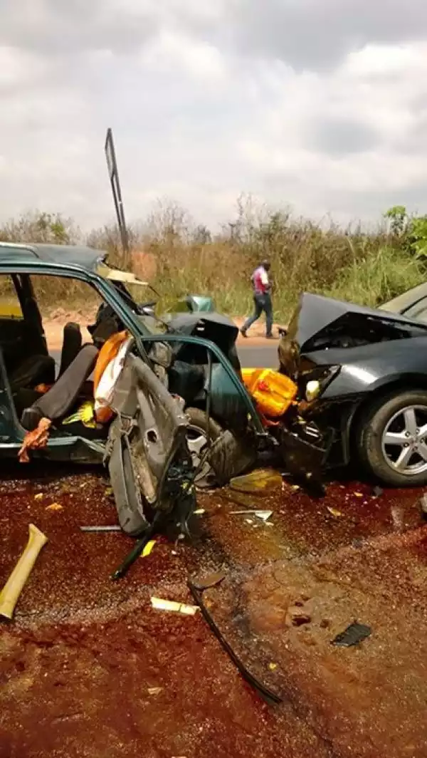 Ghastly Accident Claims 3 Lives Along Akure-Owo Road (Photo)