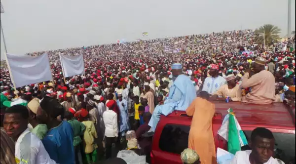 Huge Crowd At Sani Abacha Stadium As Buhari Takes Campaign To Kano State