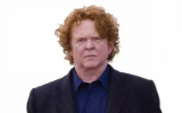 I have probably bedded 1,000 girls, says Hucknall of Simply Red