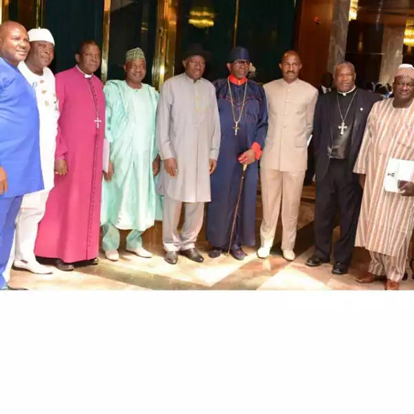 Jonathan And Sambo Strike Pose With CAN President, Others