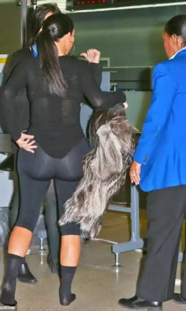 Kim Kardashian Flaunts Massive In Hot Yoga Pants, ?1.7m Hermes Bag At LAX Airport – PHOTOS