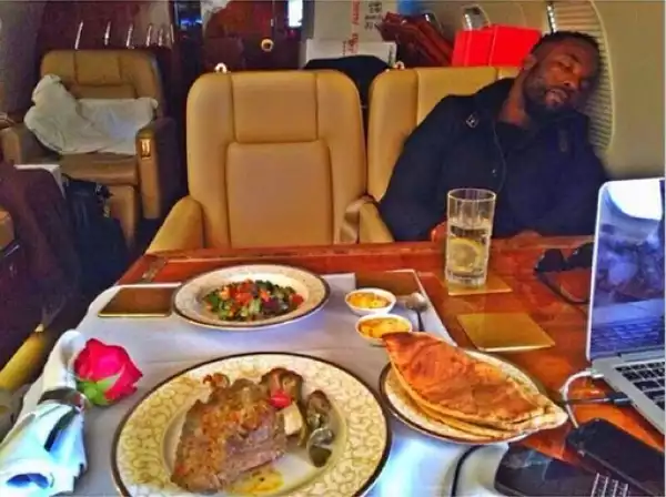 Lol!! Iyanya Doses Off While On Dinning Table