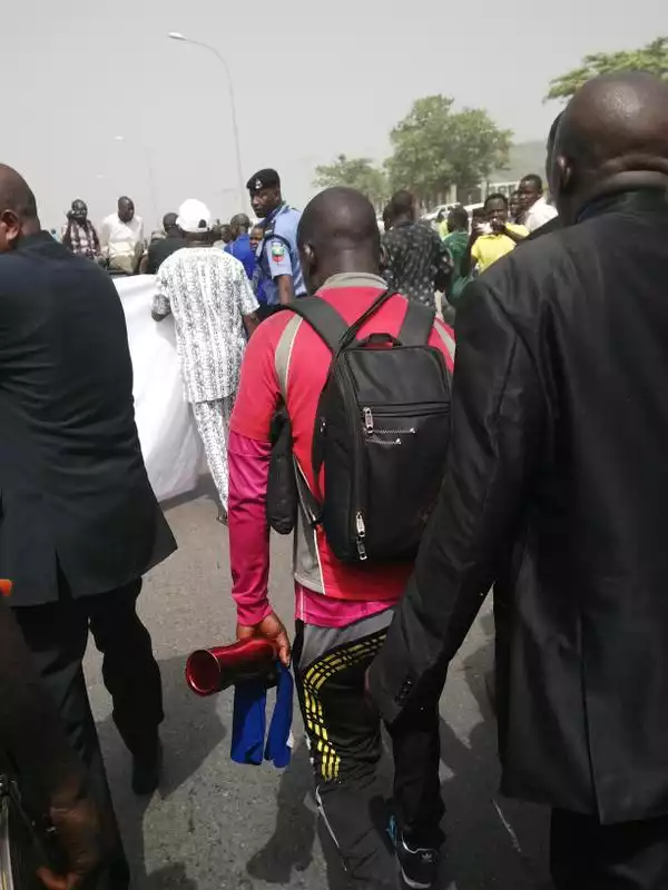 Man Trekking From Lagos To Abuja Receives Heroic Welcome In Abuja