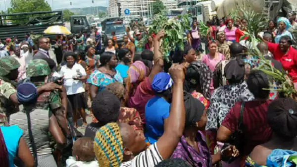 Married Women Take to The Streets to Protest Sexual Starvation