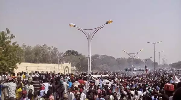 Massive Crowd That Welcomed Buhari in Kano 