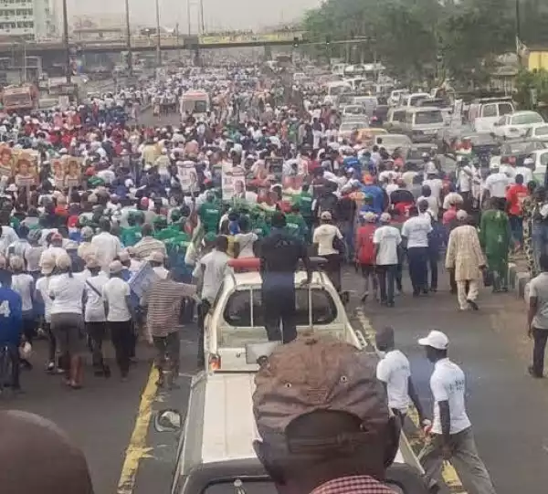Massive turnout as Lagosians honour 1-Million-Man-March for Buhari