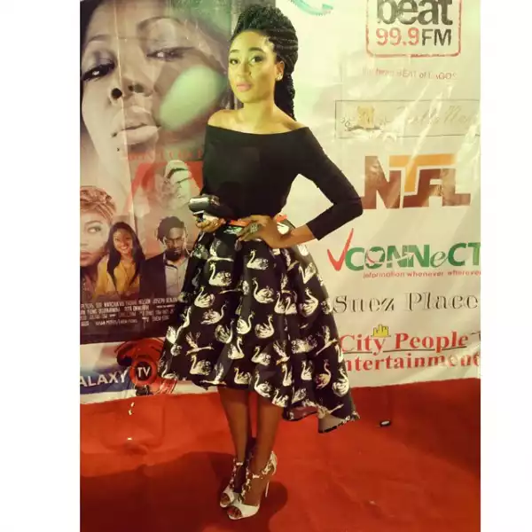 Mbong Amata’s gamorous look at ‘Don’t Cry Form Me’ premiere