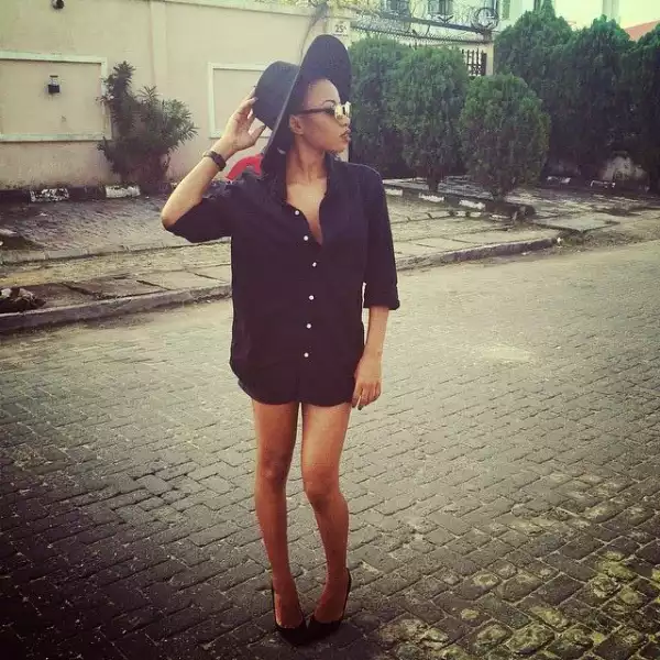 Mo’Cheddah Stuns In Her Boo’s Shirt | PHOTO