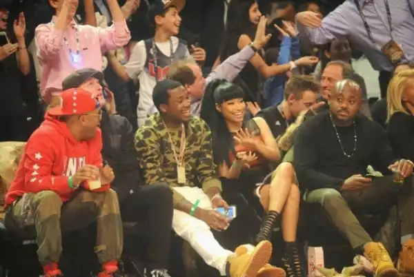 Nicki Minaj and boo Meek Mill attend basketball game (photos)