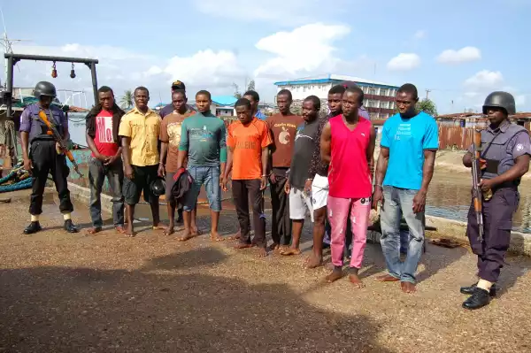 Nigeria Navy hands over 11 suspected oil thieves to EFCC