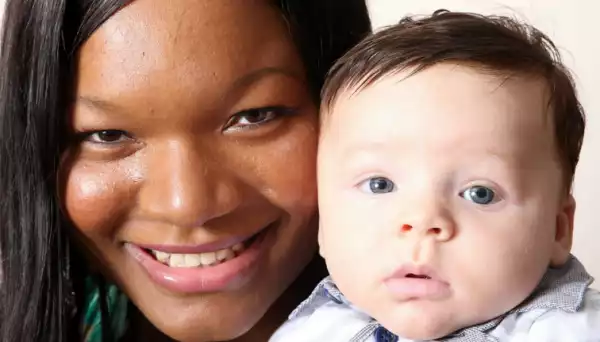 Nigerian woman gives birth to ‘white’ baby