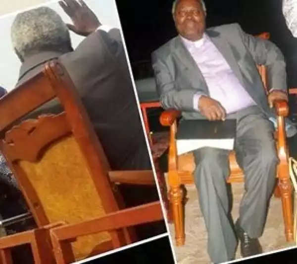 OAU students tussle to seat on Pastor Kumuyi