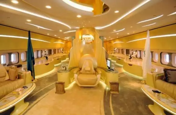 OMG!! See the most largest and beautiful private jet in the world, which is owned by an Arabian