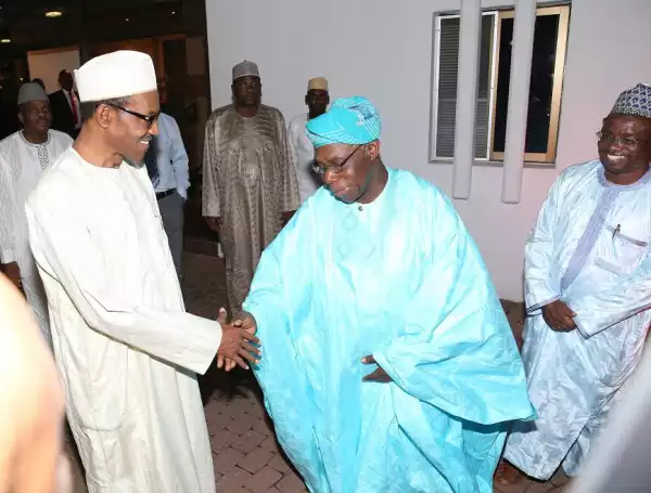 Obasanjo Tells Journalists “Comot Joo” As He Meets With Buhari Behind Closed Door
