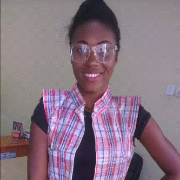 Photo: AAU Female Student Rocks Ghana-Must-Go Jacket To Class