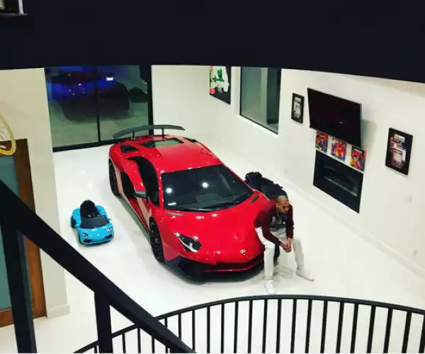 Photo: Chris Brown Parks His Lamborghini In His Living Room
