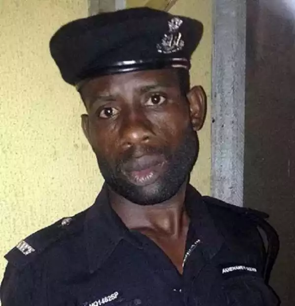 Photo: Fake Police Officer Who Operates In Lagos For 12 Years, Says I Don