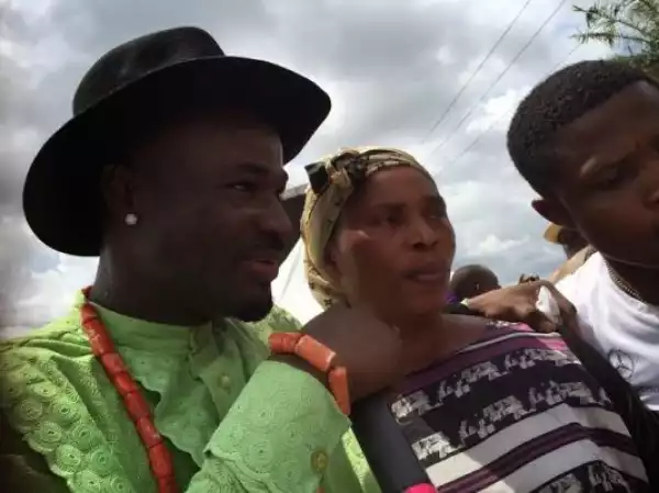 Photo: Harrysong Reconciles With Wicked Step Mother At Father’s Burial
