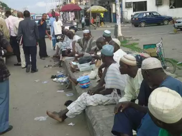 Photo: Kaduna Beggars Defy Government Orders, Return To Streets 