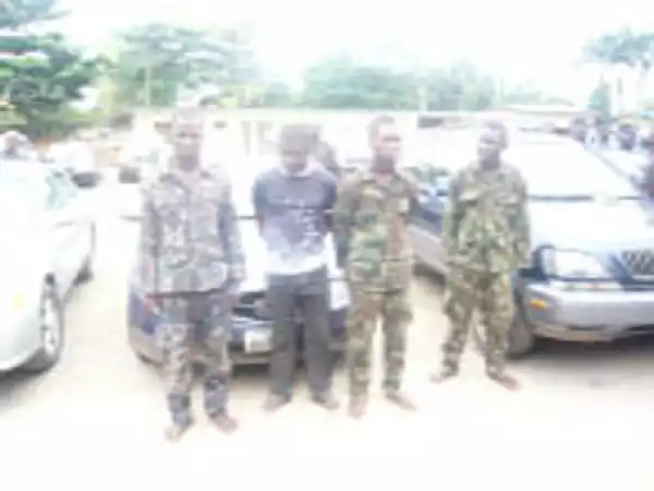 Photo: Police Parade Fake Soldiers And Car Thieves In Lagos