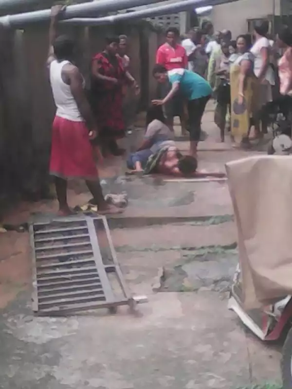 Photo: Two Married Women Fall From 3 Storey Building While Fighting