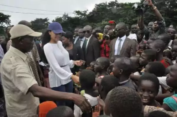 Photos: Adams Oshiomhole And Wife, Iara Visit IDP Camp In Edo State, Donates 50 Cows & Others