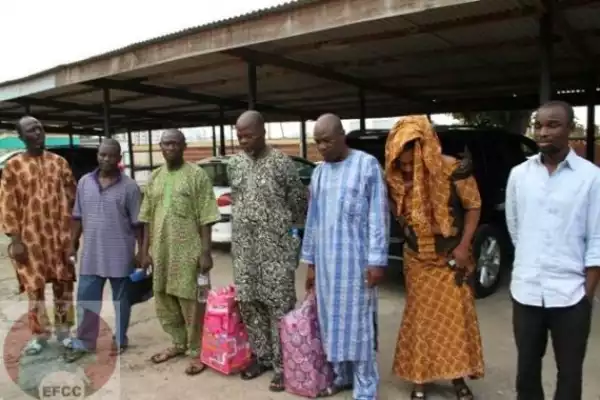 Photos: CBN Workers Accused Of N8billion Fraud Remanded In Prison