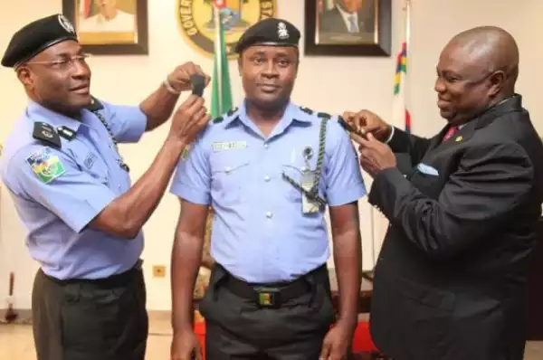 Photos: Governor Ambode Decorates His Chief Security Officer
