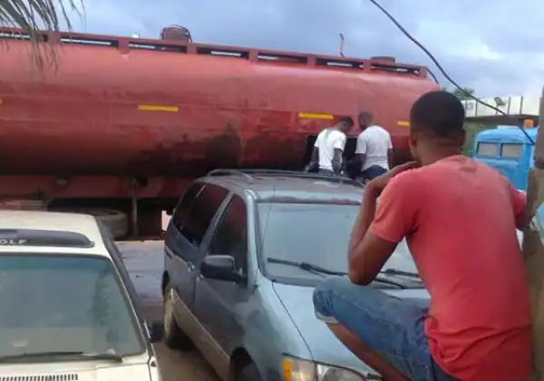 Photos: Man Dies Inside Tanker He Entered To Steal Diesel
