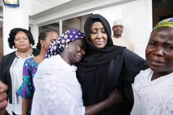 Photos: President, Aisha Buhari, Mrs Osinbajo Meet With Two Chibok Girls Parents