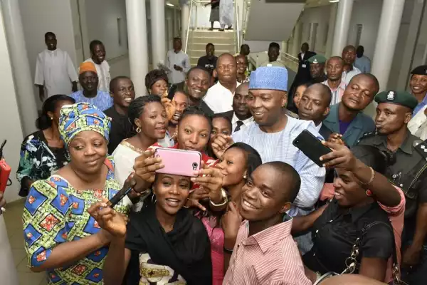 Photos: Saraki Takes Selfies With NYSC Members During Tour Of National Assembly