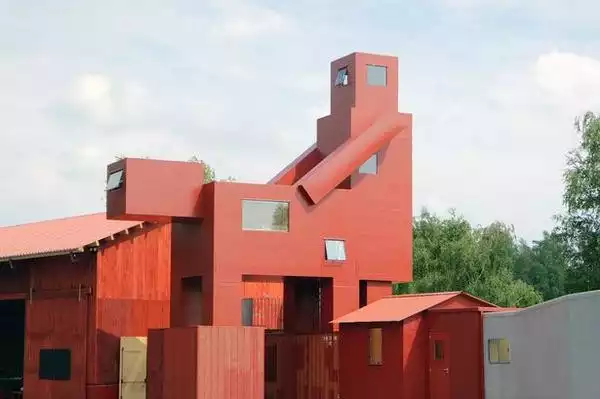 Photos: See A Building In Germany That Looks Like Couple Having S*x