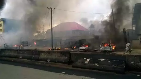 Photos: Tanker Explosion Around MCC, Abayi In Aba This Morning 