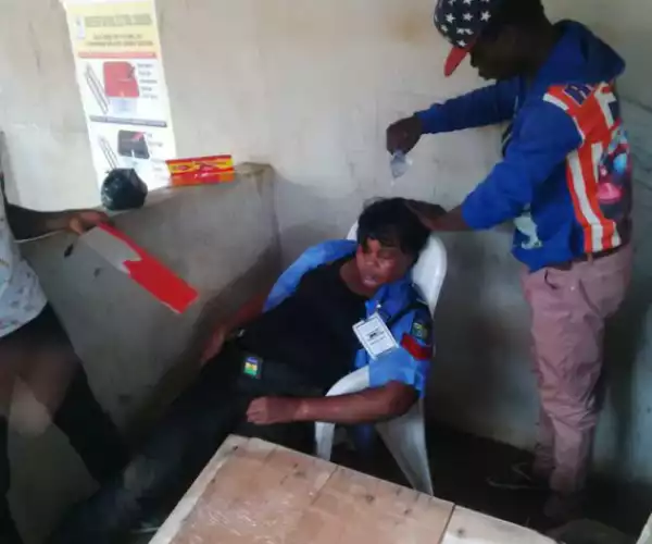 Police Woman Collapses Due To Excessive Heat At Polling Unit In Ogun
