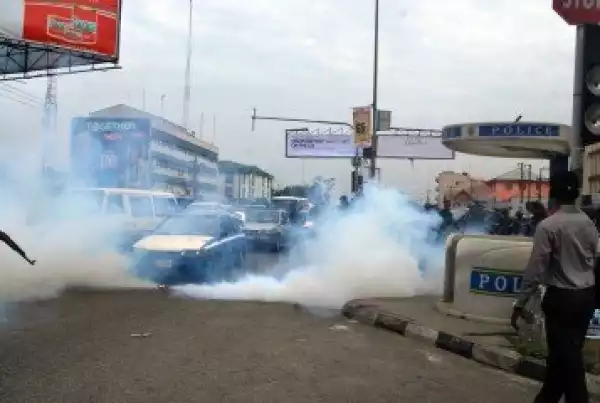 Police fire tear gas at APC women protesters in Rivers