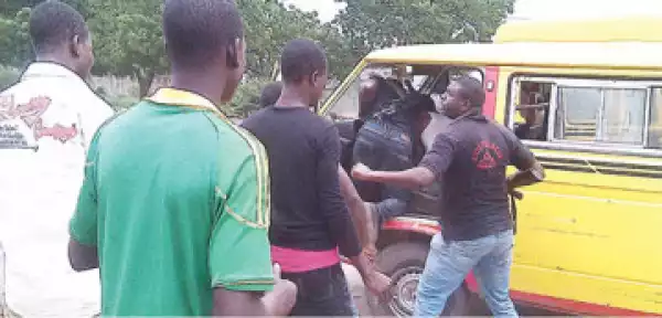 Policemen assault driver, conductor for failure to ‘settle’