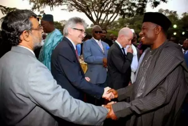 President Jonathan meets with Diplomatic corps in Abuja